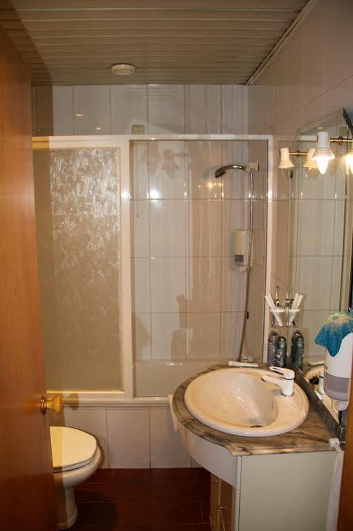 Portucalense Bed and Breakfast OOporto Esterno foto