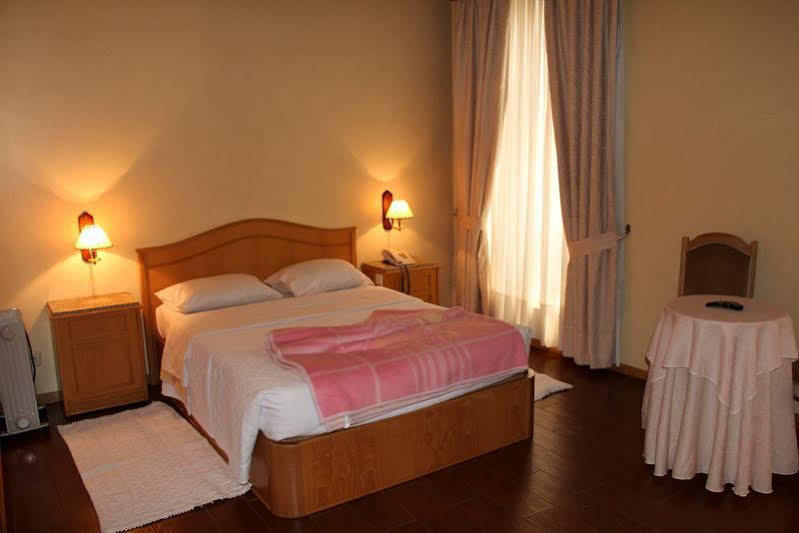 Portucalense Bed and Breakfast OOporto Esterno foto